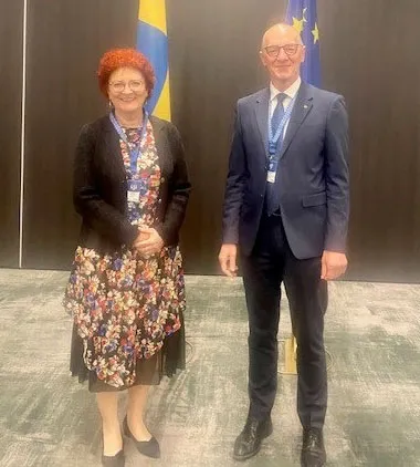 Andrea Ammon and EFSA Director Bernard Url