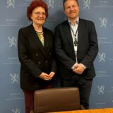Dr Andrea Ammon and the Norwegian State Secretary for health