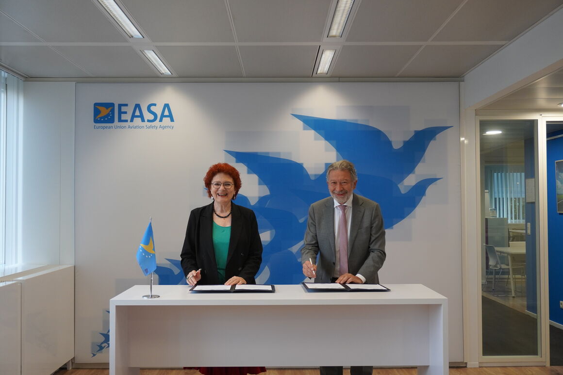Dr. Andrea Ammon and Luc Tytgat, Acting Executive Director of EASA