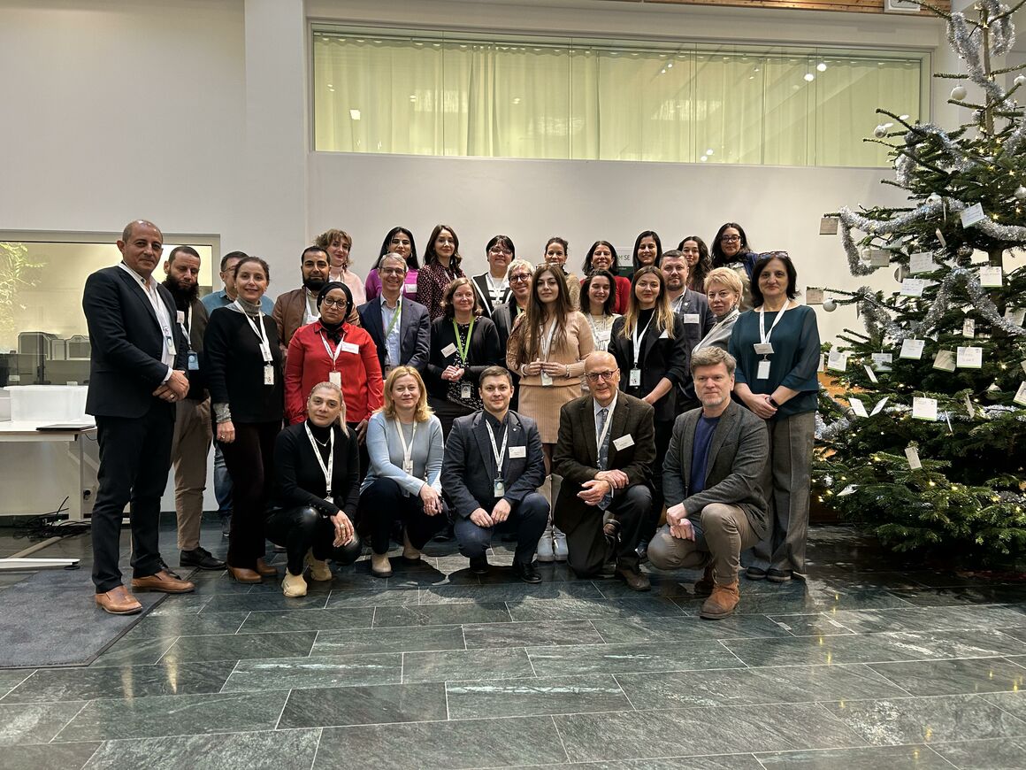 Group photo simulation exercise on serious cross-border threat posed by antimicrobial resistance