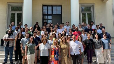 Group photo RRA and Survey Methods module in Athens, Greece, to fellows from the EPIET, EUPHEM, and PAE programmes