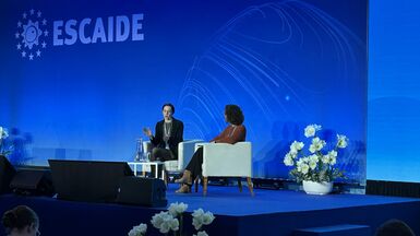 Escaide talks